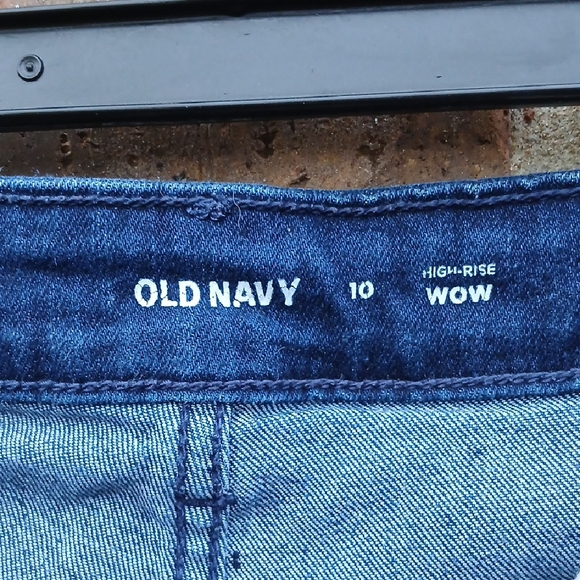 🧡NWOT Old Navy Women's Dark Blue Jean Shorts, Tried On Once - Picture 2 of 9